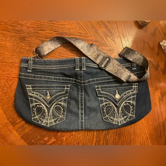 Stylish Boho & Blingy Removable Adjustable Strap “Made By Me”Crossbody Jean Bag! - Picture 11 of 16